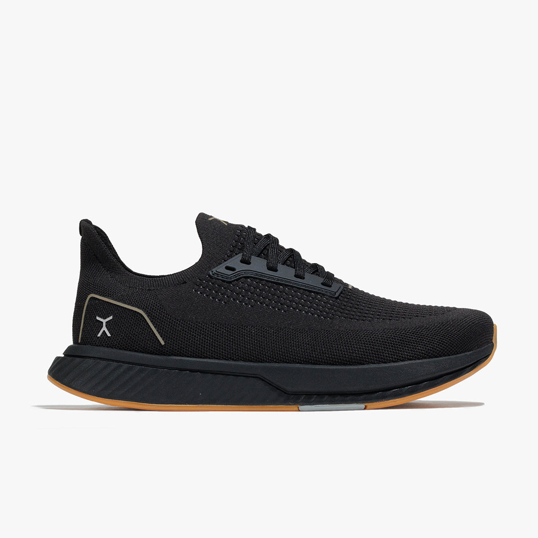 Adapt Runner - Black/Gum — Everyday