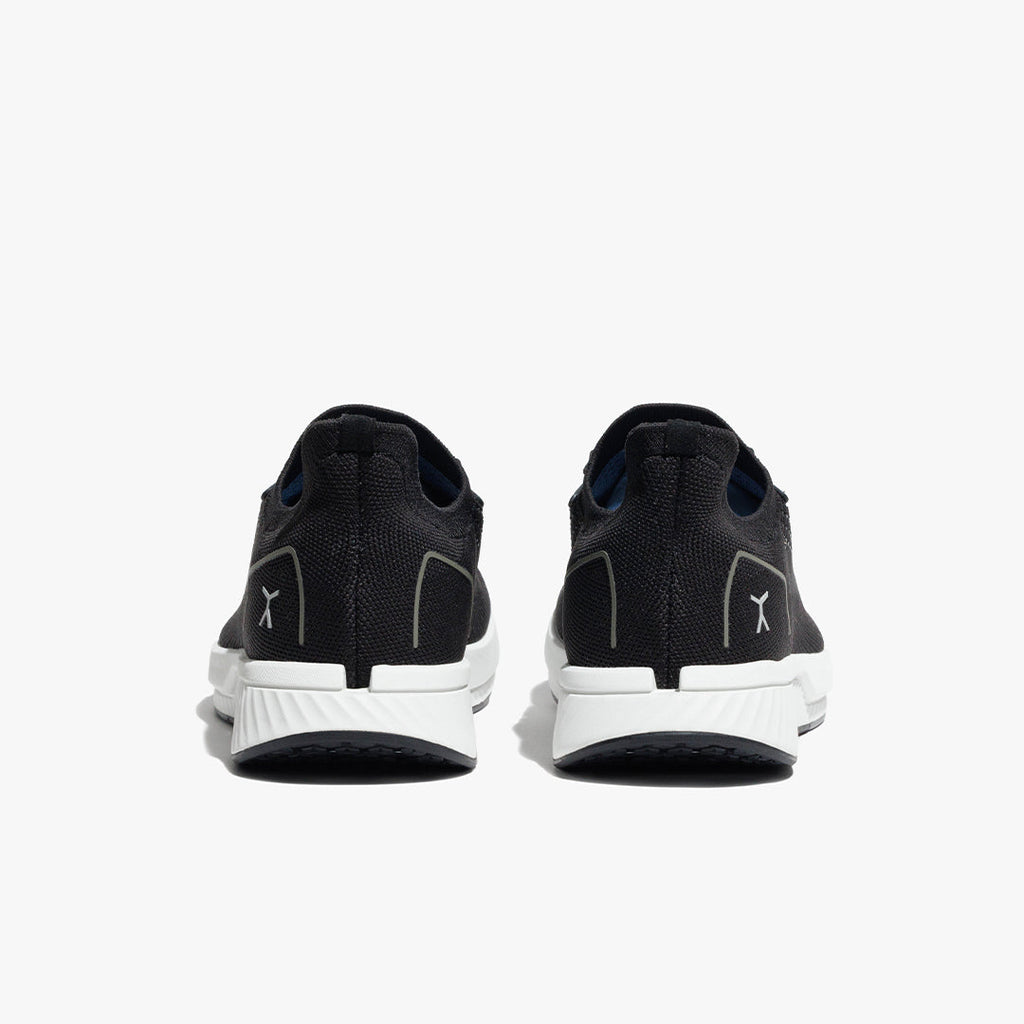 Adapt Runner - Black/White