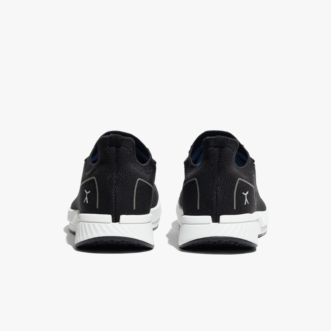 Adapt Runner - Black/White — Everyday